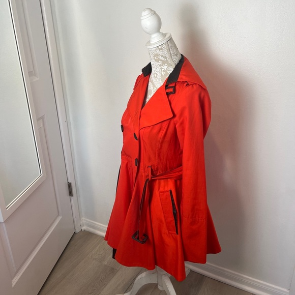 Woman’s jacket - Picture 2 of 3